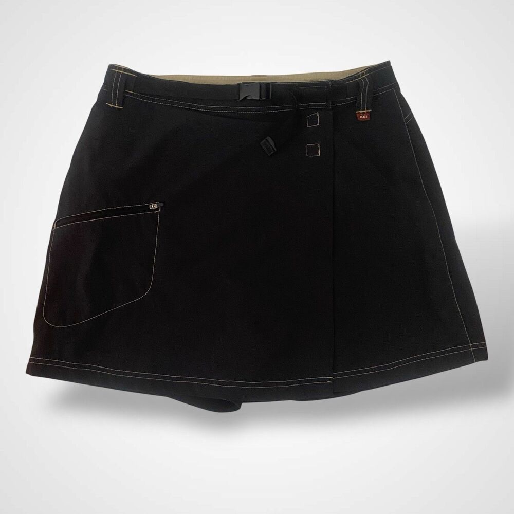 REI Outdoor Skirt Skort Tennis Golf Hiking Womens Size 12 Buckle Black  UPF 30+